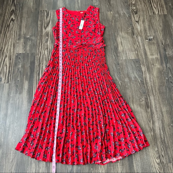 Tahari NWT Sleeveless Red Floral Print Pleated Midi Dress - Picture 15 of 16